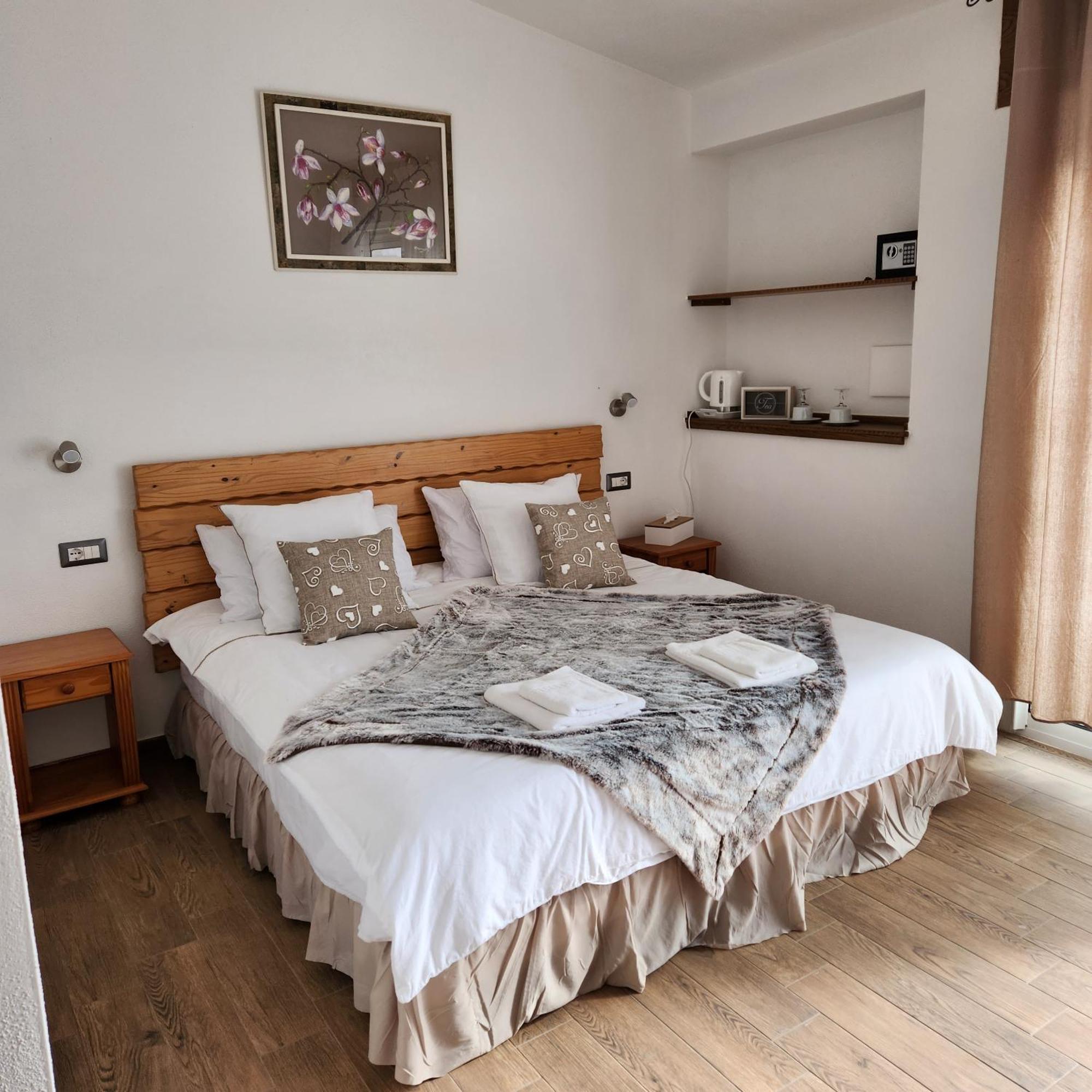 Iloghe Di Marras Hotel Loculi Екстериор снимка