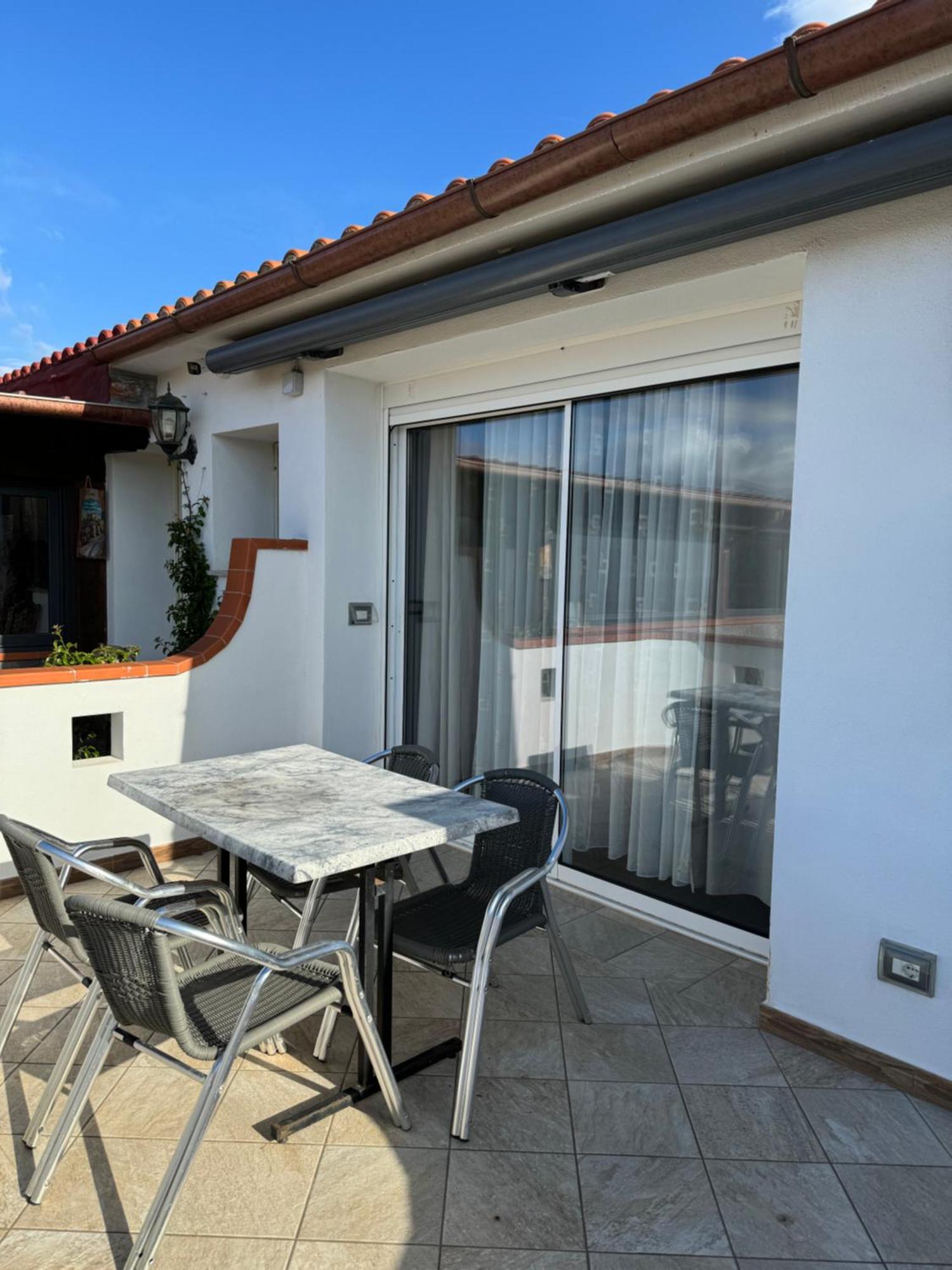 Iloghe Di Marras Hotel Loculi Екстериор снимка