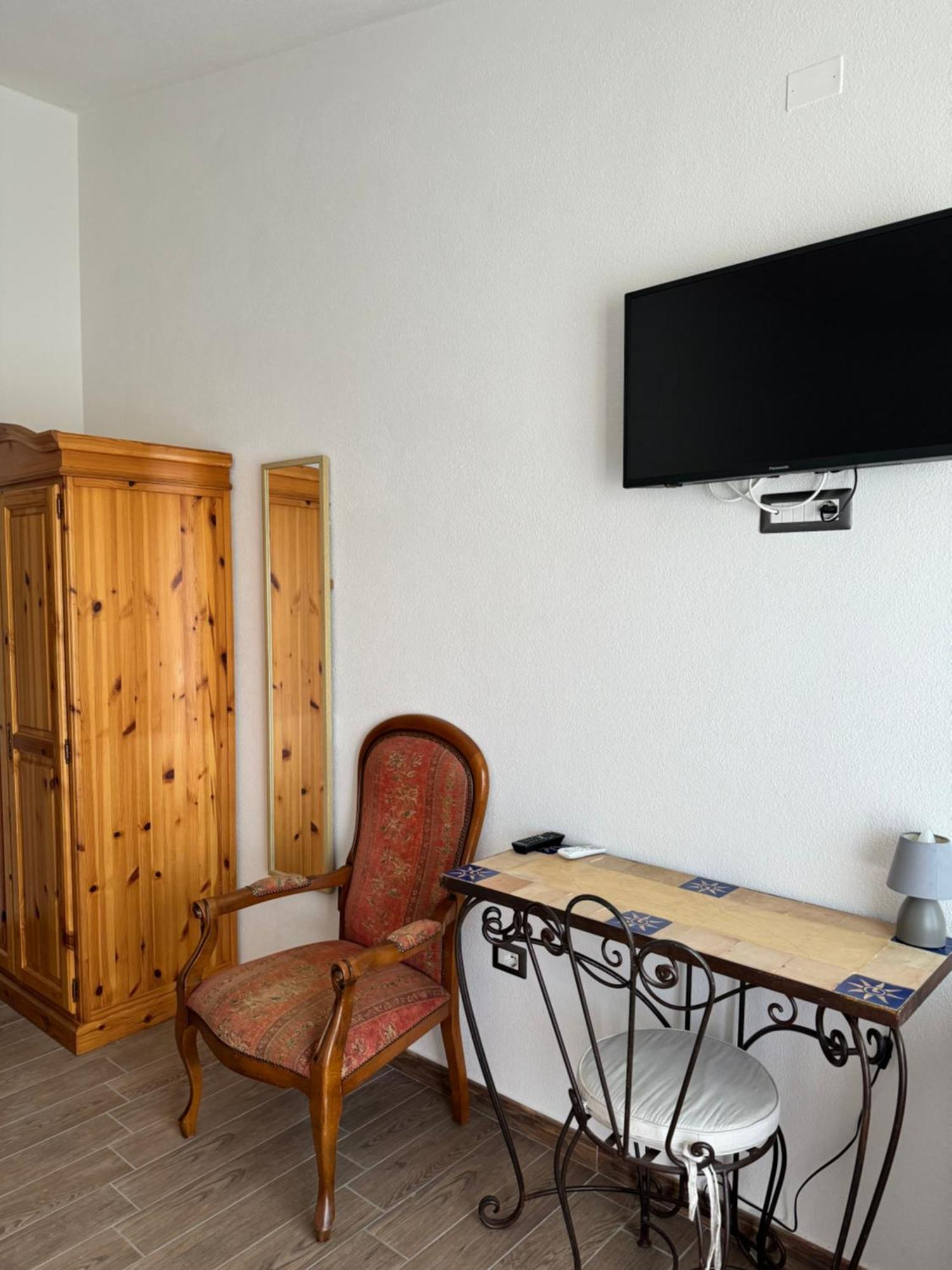 Iloghe Di Marras Hotel Loculi Екстериор снимка