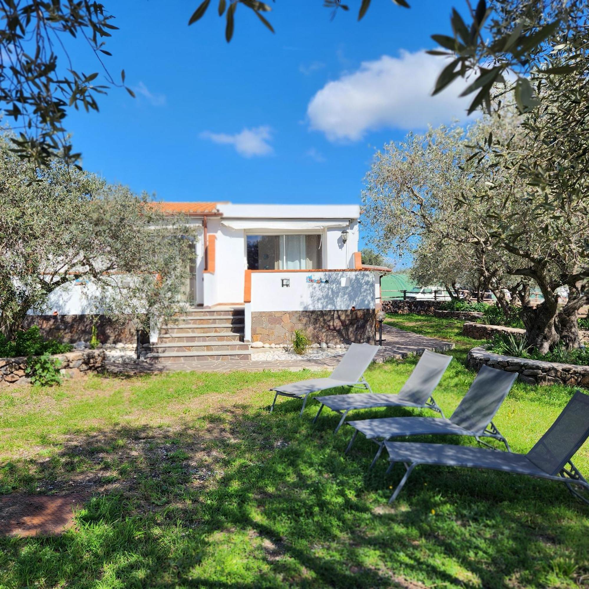 Iloghe Di Marras Hotel Loculi Екстериор снимка
